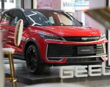 Riddara Híbrida: Diseñada para trabajo y aventura. Con una tecnología que convierte el motor de gasolina en generador de energía.