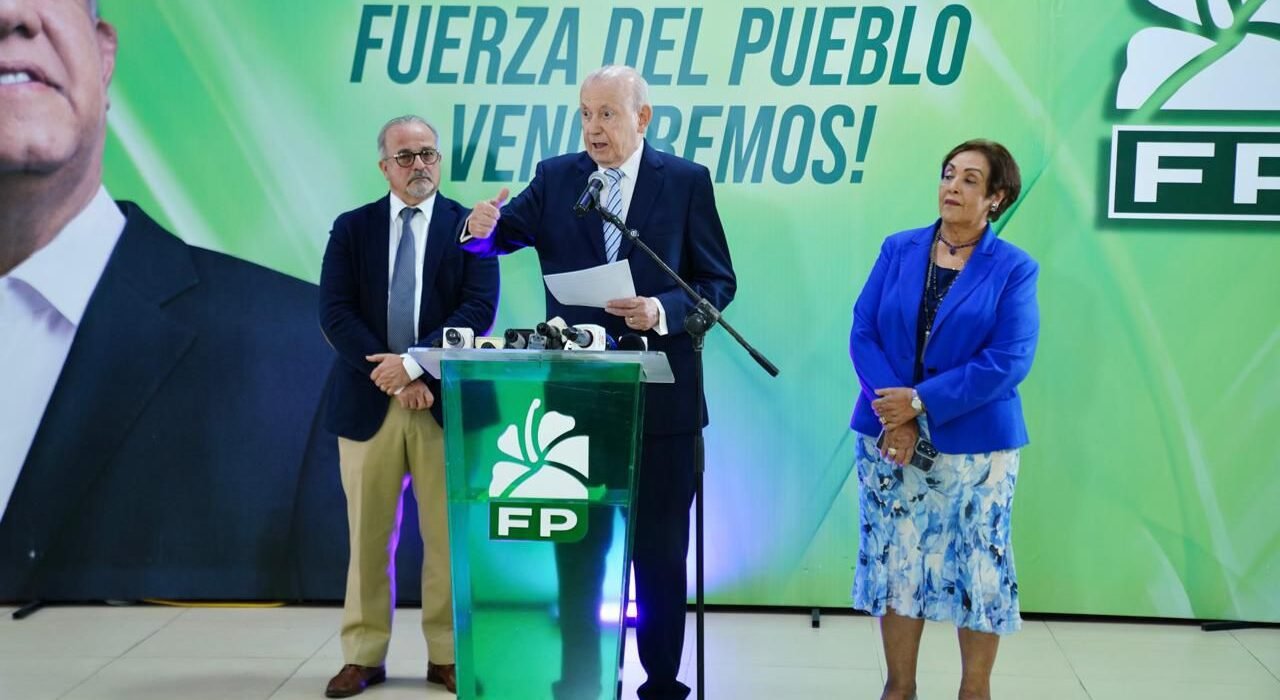 Rafael Alburquerque durante presentación del Balance Social 2025 en Santo Domingo”