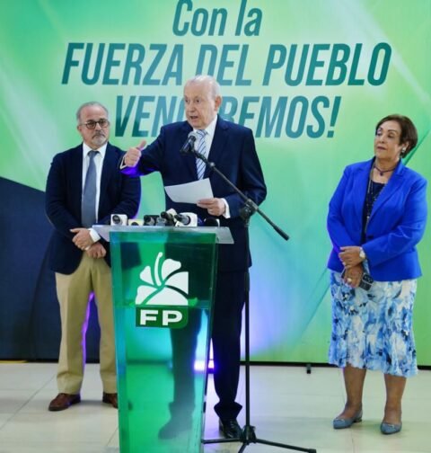 Rafael Alburquerque durante presentación del Balance Social 2025 en Santo Domingo”